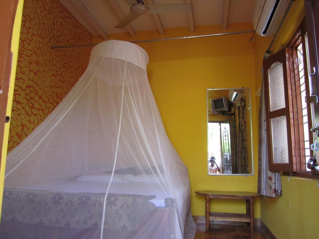 Archana Guest House River View Hampi Habitación foto