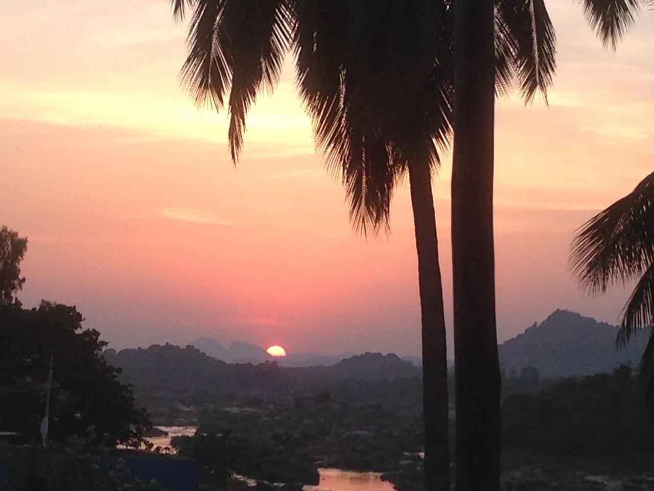 Archana Guest House River View Hampi Exterior foto